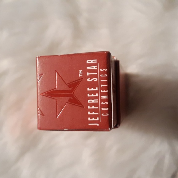 ❤Jeffrey star cosmetics Velvet trap lipstick❤ - Picture 4 of 5